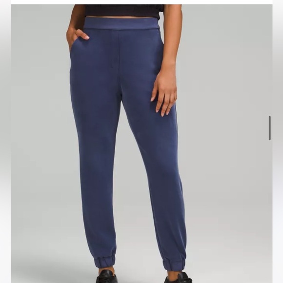 Lululemon softstreme high rise jogger - Picture 5 of 7